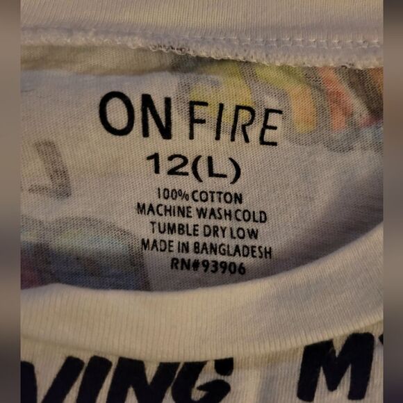 On fire- Living my best life; tee - Picture 3 of 7